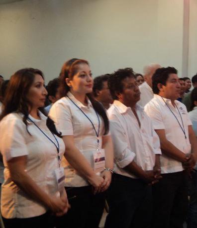 MelyCastroC's tweet photo. Estamos listos para defender lo más valioso de los mexicanos en el congreso de la unión, la familia @hugoericflores http://t.co/DocnjwHnXK