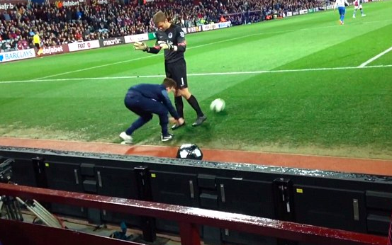TheArsenalWayID's tweet photo. Kembali dikolongin, Robert Green..... http://t.co/KrSB0S2tZc