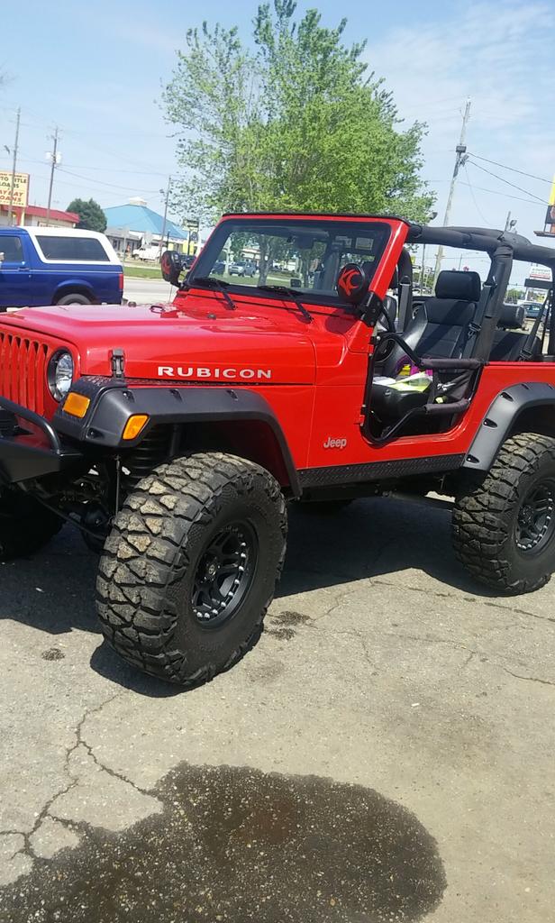 SouthernDriving's tweet image. This fine ass Jeep 😍😍😍