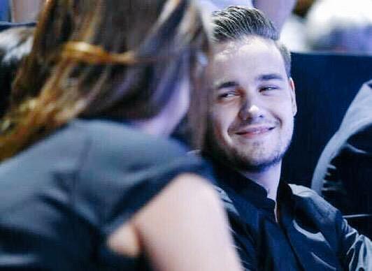 1Dupdategirls's tweet photo. I want my future husband to look at me the way Liam &amp; Sophia look at each other!!

#CelebrityAwards2015 One Direction http://t.co/SGv0Rbuvm7
