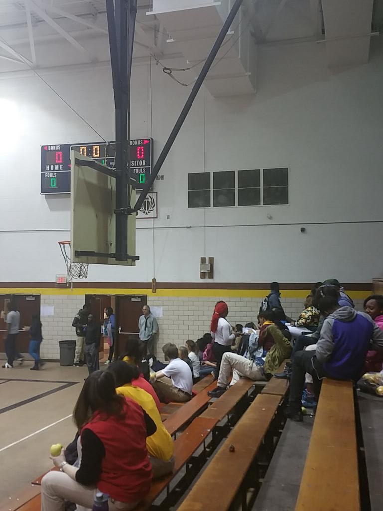spreadlove4good's tweet photo. Watchin the shoot around before 3 v 3 tourney, excited to watch teachers and @Cancer_Outreach staff throw up bricks http://t.co/z6vIuNVe3m