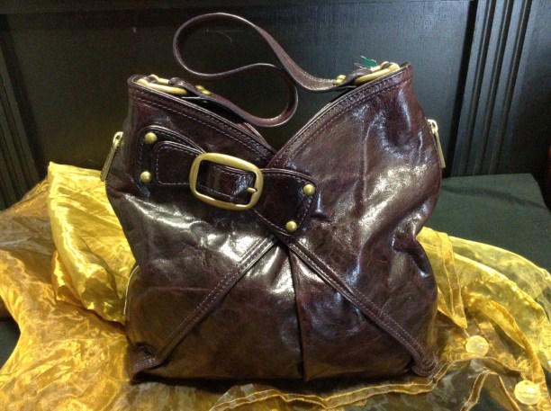 FlairTradeLKN's tweet photo. KOOBA Alert! - Dark plum Kooba bucket purse!
#love #kooba #leather #clt #fifislkn #consig... http://t.co/obyUdUZeyq http://t.co/g065xH9Dz2