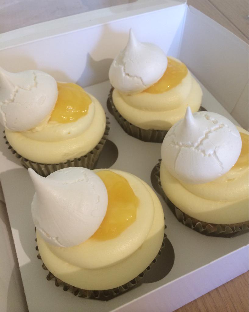 Bekkisbakes's tweet photo. #ThankCake_ItsFriday The weeks flavour #LemonMeringue delivery to local business', Friday 10am-11am. 6/£9, 12/£15 http://t.co/XfgxnxCDVg