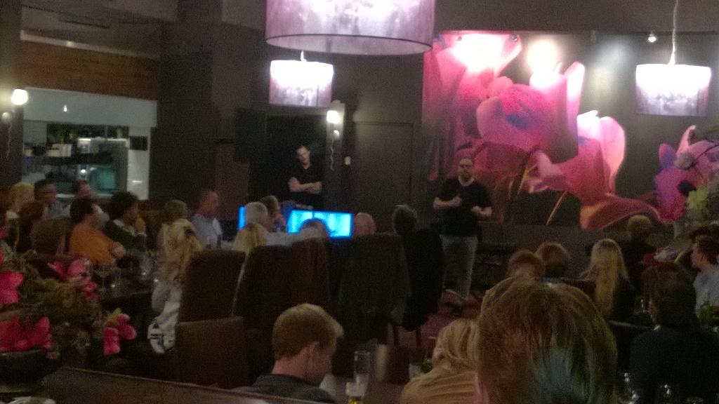 martinvdhemel's tweet photo. Diner comedy show @hetseminar1 lachen en lekker eten&amp;drinken. Topavond. http://t.co/cELuzzV1jO