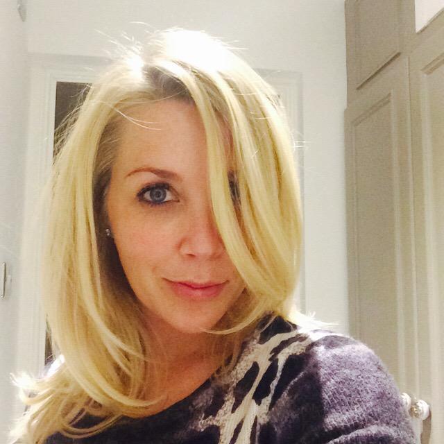 laurahamiltontv's tweet photo. Loving my new hair! Thanks @FOURLondon #fiftyshadesofblonde #luxurylifestyleliving http://t.co/1tw6kvkgiK