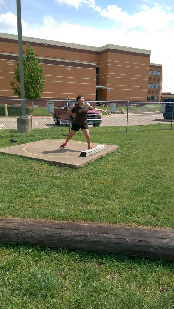 HHSCoachMac's tweet photo. So proud of the throwers working hard and getting ready for district. #haltomfamily. #BuffTrack #Wework http://t.co/HZ8NPCFk1C