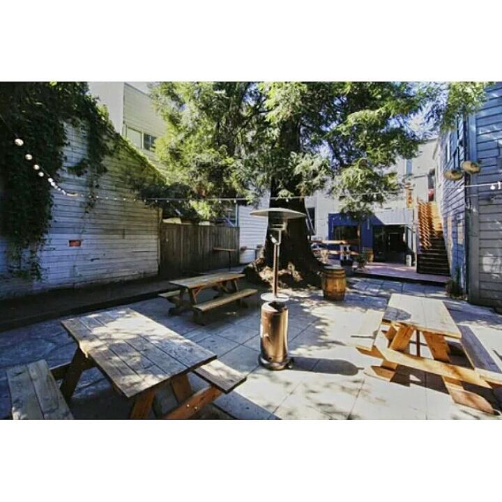 dblstandardbar's tweet photo. Tonight! Pop-up with @PopEtiquetteSF #sliders #tacos #oakland #bar #drink #eat #foodies #cocktails #patio http://t.co/JOpjAlrSpe