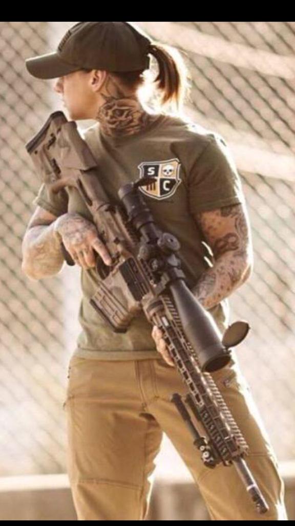 rickygervais's tweet image. This woman is a poacher hunter. Go get 'em! @IAPF @LIONAID @Protect_Wldlife