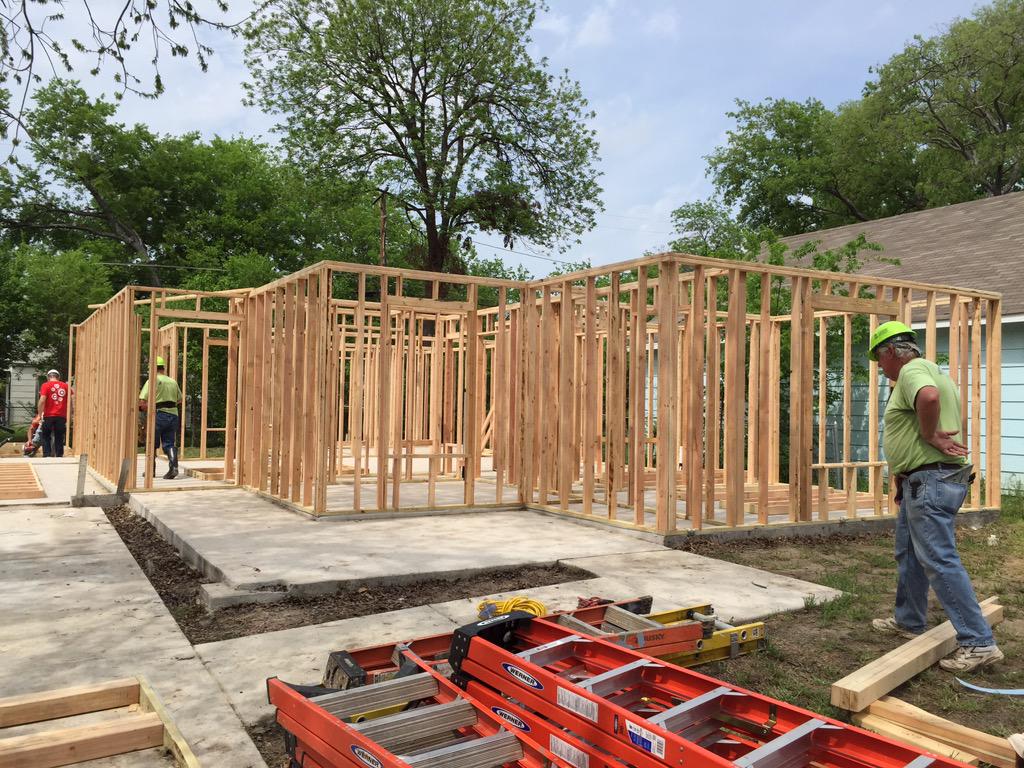 Brooke4Target's tweet photo. Habitat for Humanity with my Target family #T1770 #T1981 #T2425 #G391Engagement http://t.co/VZxwO20HLD