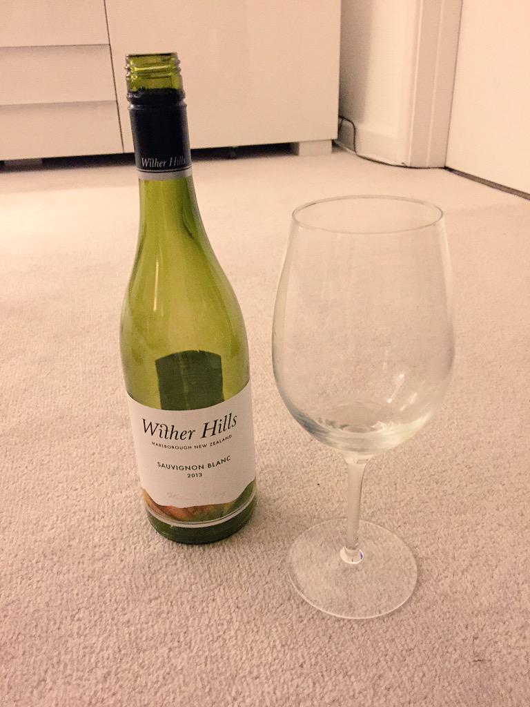 I bloomin love you <a href="/WitherHillsWine/">Wither Hills Winery</a> #sauvignonblanc
What a superb drop you are!