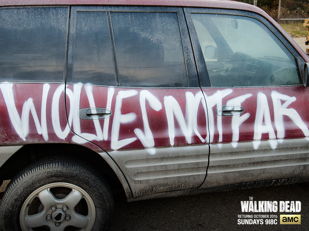 WalkingDead_AMC's tweet photo. #WolvesNotFar. #TheWalkingDead http://t.co/XHBL78p7s5