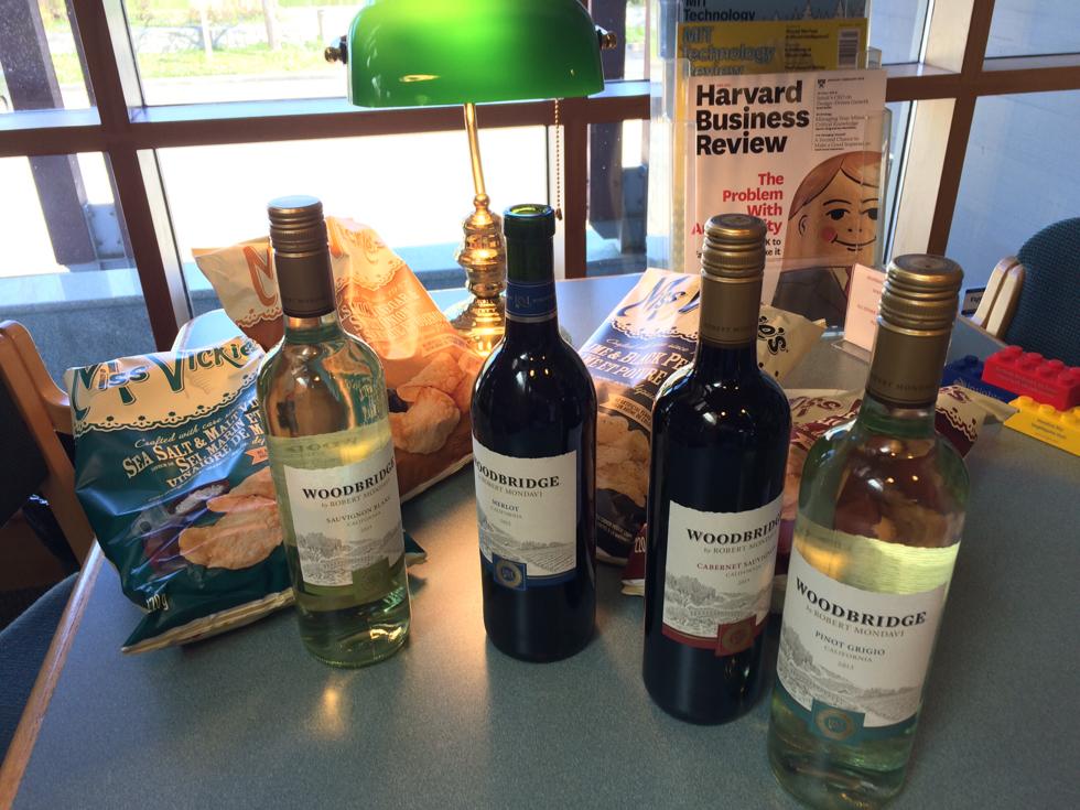 Jellson's tweet photo. Will #unwindtogether w/ my BFFs: @RobertMondavi's @Woodbridge_Wine &amp; Miss Vickie's chips! #food #wine @hmcgillivray http://t.co/rdICeuPuIJ