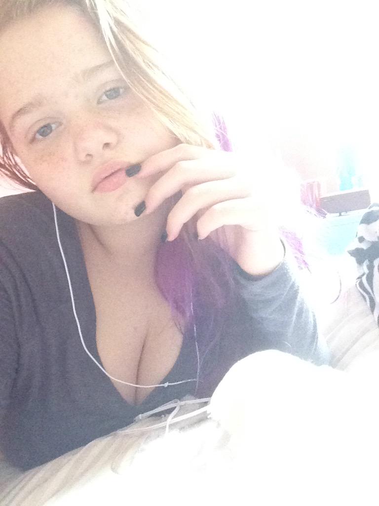 Give me something to believe in, 'cause I don't believe in you anymore✖️💜