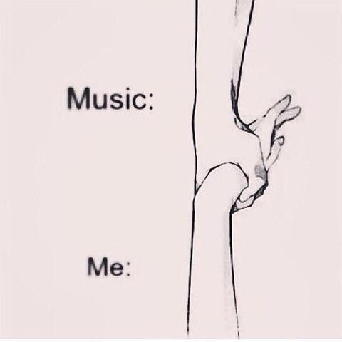 NoelUmanzor_'s tweet photo. 75% of my day involves music I can never left it go #MusicIaLife http://t.co/jatVQYNHPy