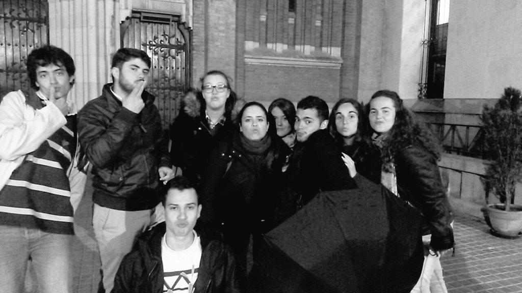 beittaalonso's tweet photo. Aunque en la foto no esten todos aqui os presento: La alegria de mis jueves
¡Cómo les quiero! http://t.co/MqElO805q6
