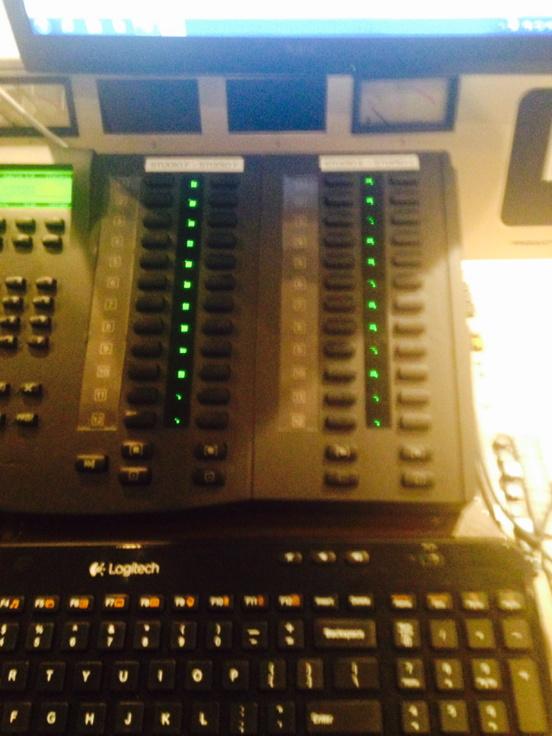BrandoRecords's tweet photo. Phone lines explode @100.7jackfm for Justin AMAZING!!! http://t.co/O7BPUp2tjz