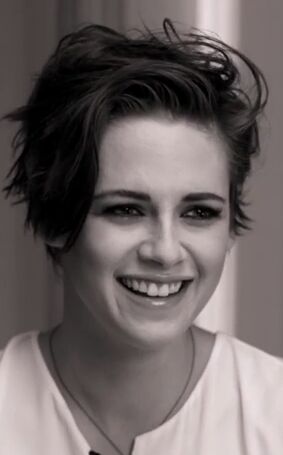 Ta,qual é a tag? ou Happy BDay Kristen Stewart? 
