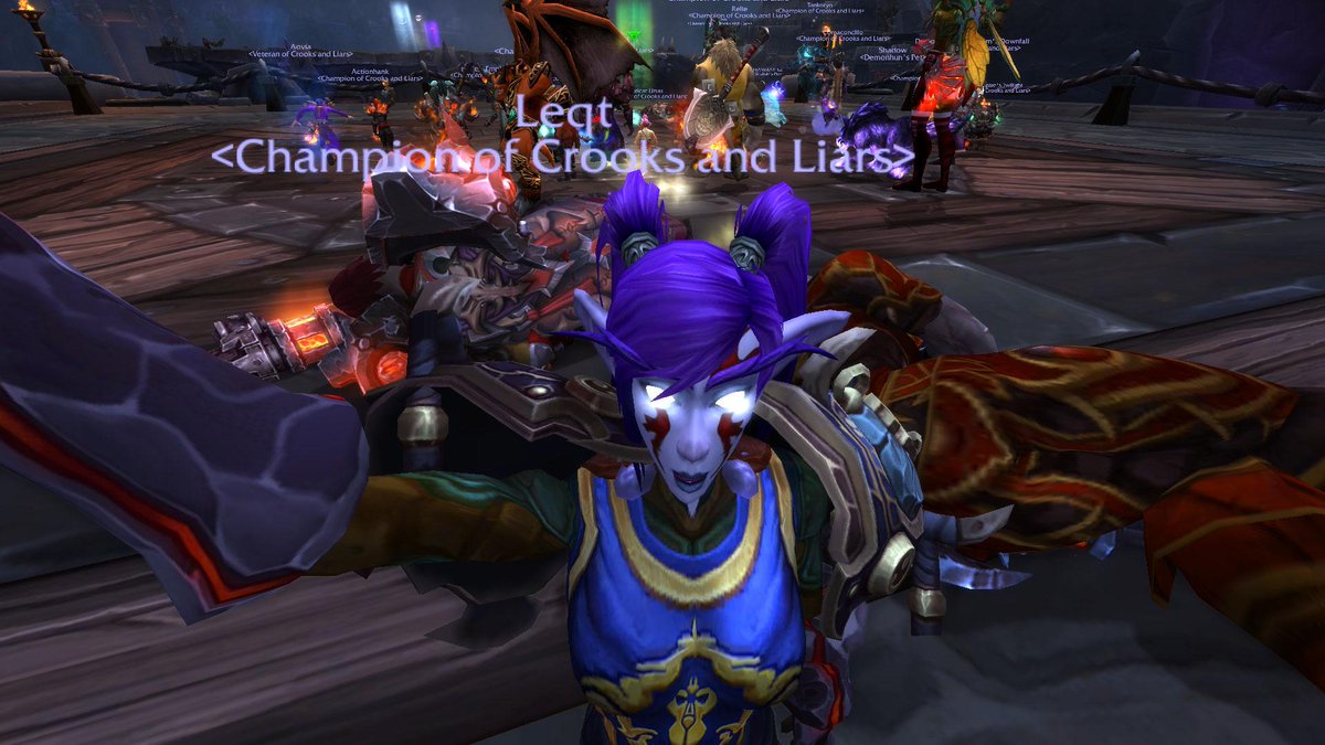 Wikmonk's tweet photo. Look at my guild making a guild screenshot, we have selfies now people >.<. #Paulisbad http://t.co/87RZTrJ3BJ