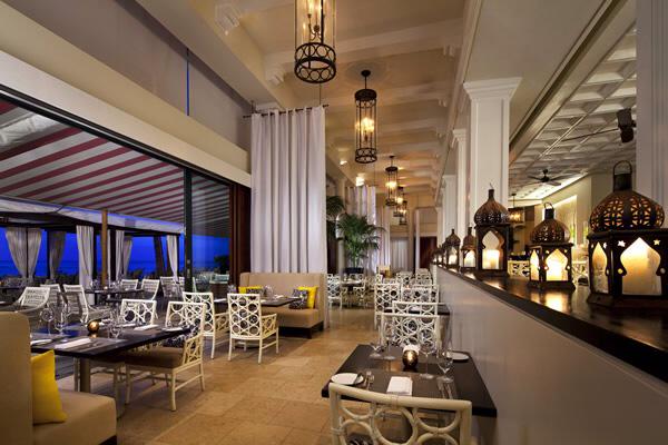 TheSupperClubHI's tweet photo. Oceanfront at the @Royal_Hawaiian What an exquisite location to be for the next event 💛  http://t.co/ZSElS6GmyC http://t.co/hmgJ53NdwR