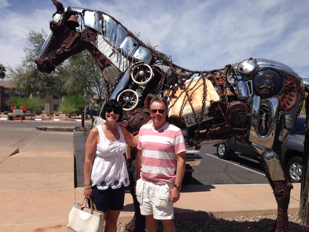 PopbBrian's tweet photo. Unique Statue with tons of sun#Flames tonight👍 http://t.co/9duWsNQrTx