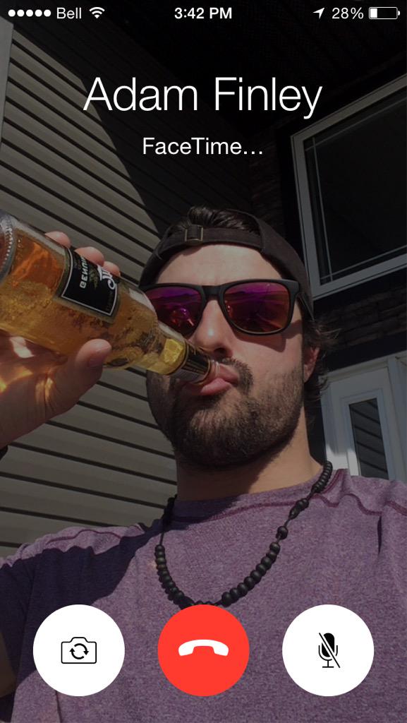Geener9's tweet photo. Where are ya budski @finner5 havin a beer with ralphy http://t.co/tBxyDXAEOZ