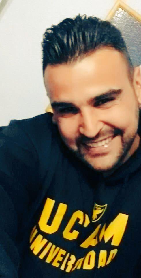 danidiaz88's tweet photo. Tu sonrisa es lo que les jode !! Proyecto de futuro en marcha un mes !! 😆😆😆😆 http://t.co/49b84kG5Zb
