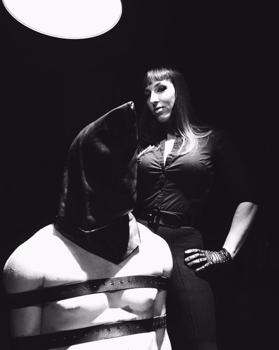 Watch BehindKink.com's leaked NSFW photo on TwXstars