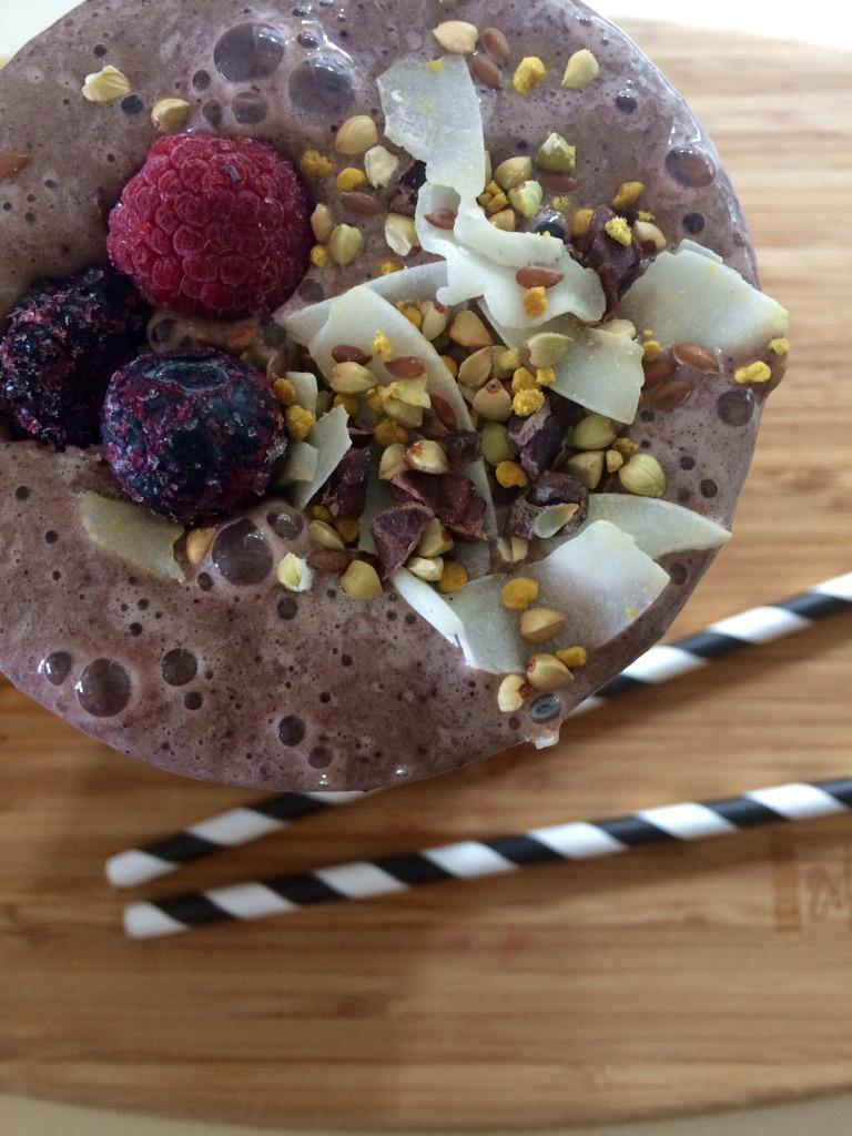 Acai, banana and greens smoothie topped with my fav smoothie toppers #acai #banana #mixedberries #almondmilk #spinach