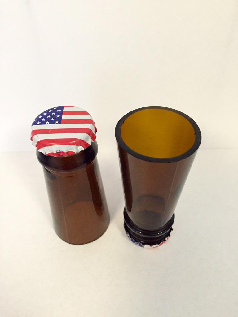 sundeejo2002's tweet photo. AmericanFlag BeerBottle ShotGlasses https://t.co/0G3wnU06xX #american #flag #beer #bottle #shot #glass #upcycled #art http://t.co/AH4qy0jrgJ