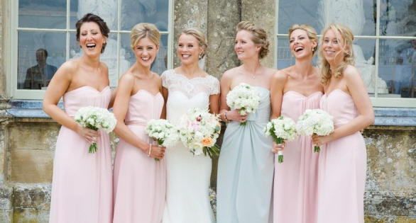 This might be the most whimsical wedding we’ve ever seen! See more here:
stylemepretty.com/destination-we… <a href="/Lucy_Davenport/">Lucy Davenport</a>