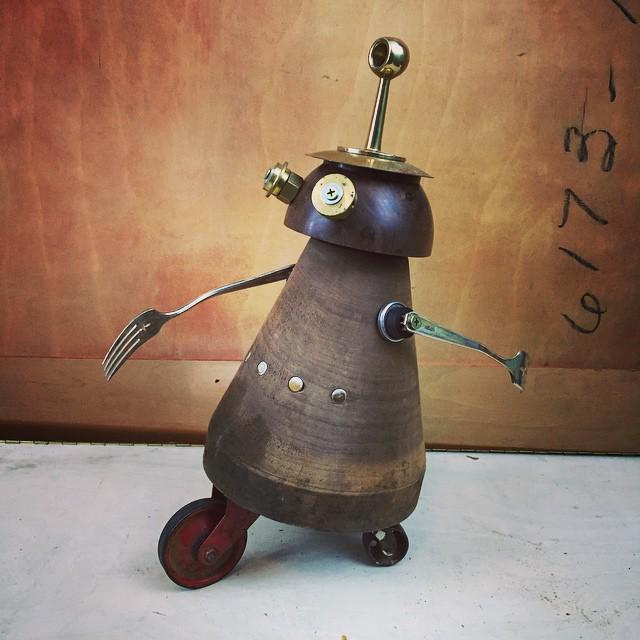 Otherbots's tweet image. RollinBot #makestuff #robotart #robotaday #robotarmy #robot #recycled #reclaimed #repurposed #lilyinflux by lilyinf…