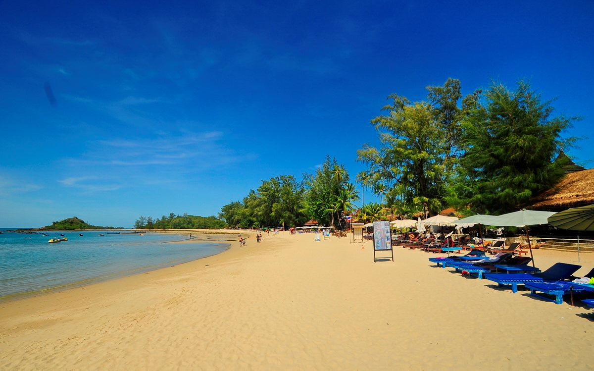 You too, can walk on a tropical beach for your holidays!
#Thailand #holidays