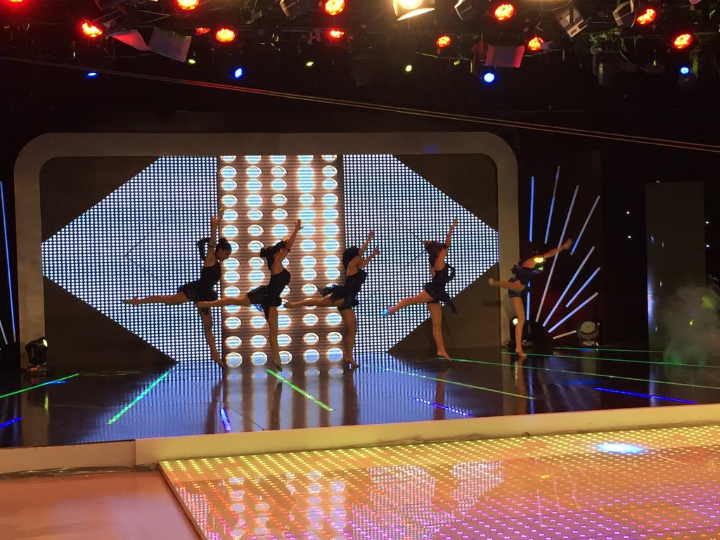 tcsoyelmejor's tweet photo. ¡Qué buen espectáculo!
Las alumnas del Centro Artístico Yesenia Mendoza se lucen en el escenario de #MeGustaSerVIP. http://t.co/sVhIxYhyCH