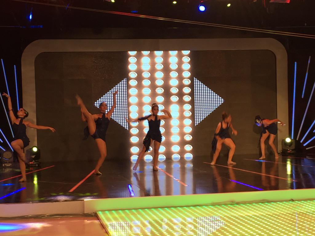tcsoyelmejor's tweet photo. ¡Qué buen espectáculo!
Las alumnas del Centro Artístico Yesenia Mendoza se lucen en el escenario de #MeGustaSerVIP. http://t.co/sVhIxYhyCH