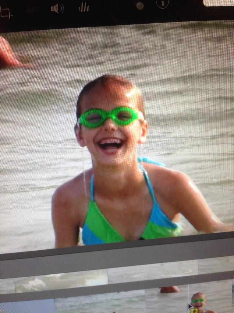 CookVote's tweet image. next year will go SWIMMINGLY with Anna Lee as your student body secretary 🏊🏊😍💦💦💦💦