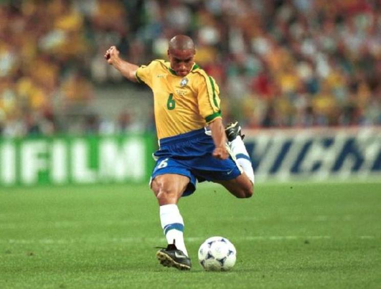 Happy Birthday.. ROBERTO CARLOS
10 April 1973 