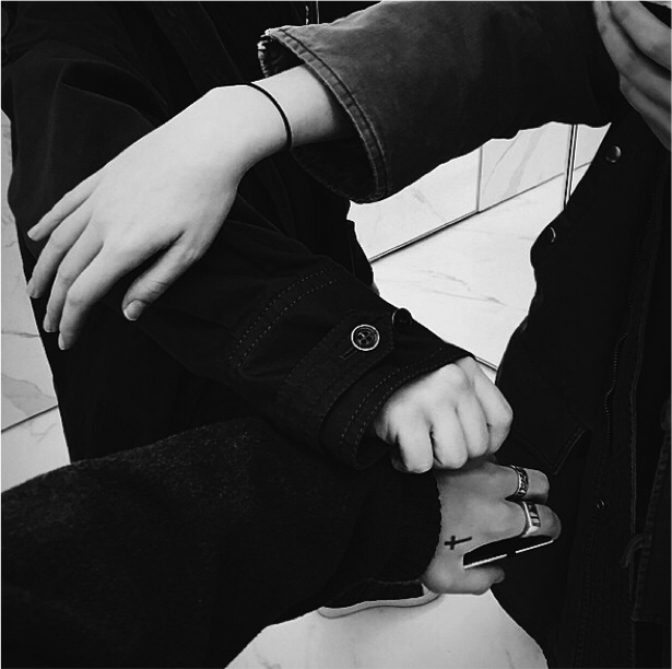 hausofkiersten's tweet photo. the middle knuckle, anywaaayyys... http://t.co/xsfNwygkDD
