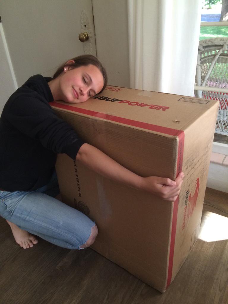 FaZeBlaze's tweet image. NEW COMPUTER OMG