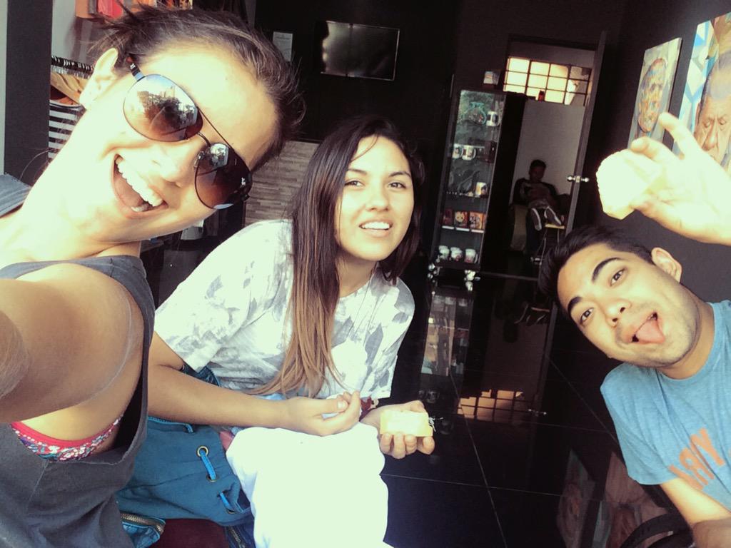 Mayraflo1's tweet photo. @Jenn_HSantillan hay personas en la vida que nacen para estar juntas y ese es nuestro caso #mismejoresamigos❤️❤️❤️😍😘 http://t.co/gmae4NipeQ