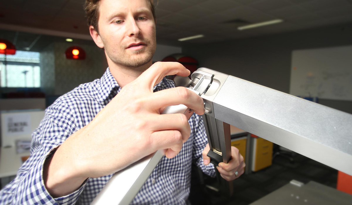 UOW's tweet photo. A portable standup desk by local #startup @ZestDesk is getting noticed http://t.co/ISOXMxEHUK #yesJames #health http://t.co/moP0CYMVAi