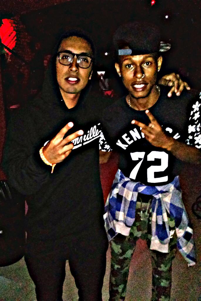 PHenriqueshow10's tweet photo. @MCRashid Tamooo juntooo #AVozDoCoraçao #CorujaBC1 #MonstroDosMonstros ♪✌👏 http://t.co/bjzbj7KIzm