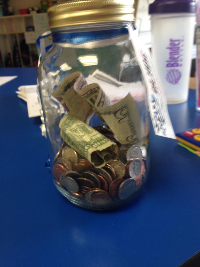 AmpBladeRunners's tweet photo. Thanks to @MollyPack &amp; her 3rd grade students 4 giving their snack $ 2 help us buy a leg! #GivingBack http://t.co/fRUywKvcz3
