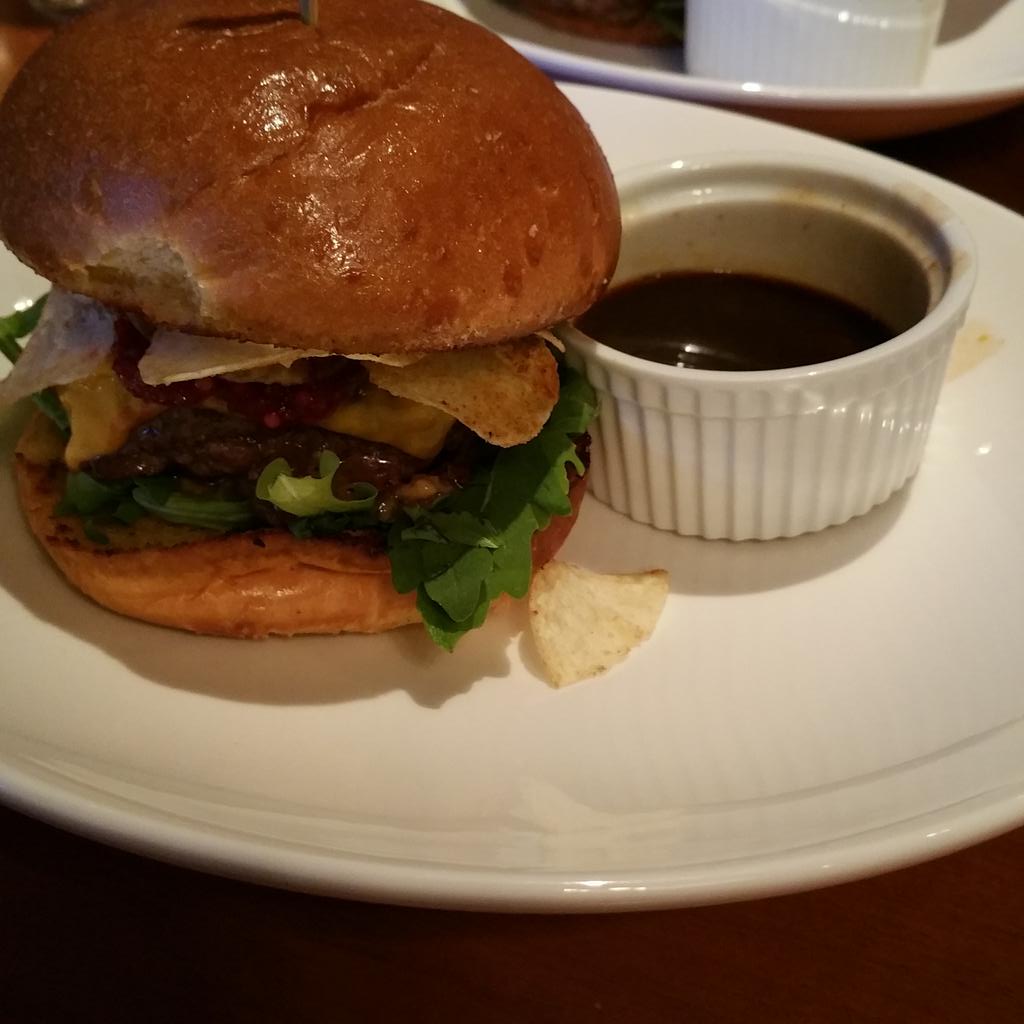 Chefdomserio's tweet photo. #burgerlove round 2 #redwater @Chef_Jane_PE  great flavors. Of course minus the blue cheese gouda. http://t.co/Ilzam8CW5V