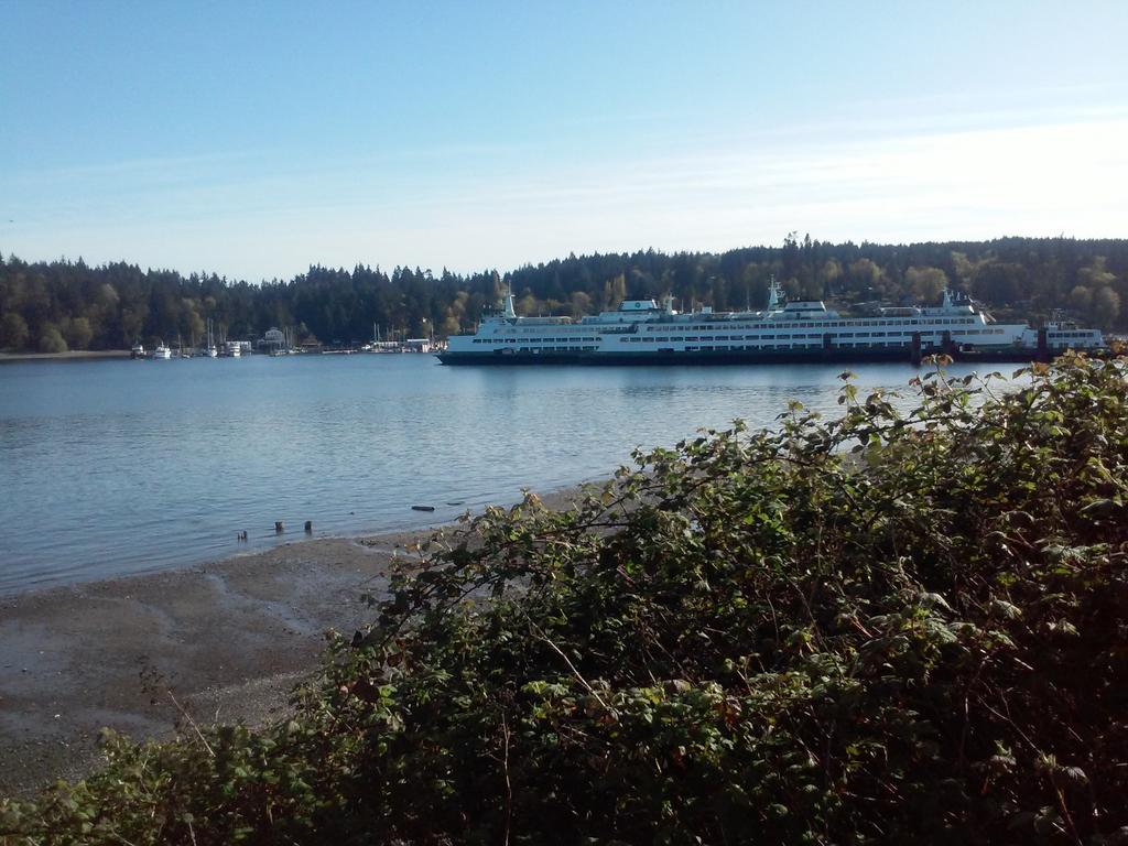 yaykibby's tweet photo. What a pretty place. #ferrywaiting http://t.co/hMISucvbj4