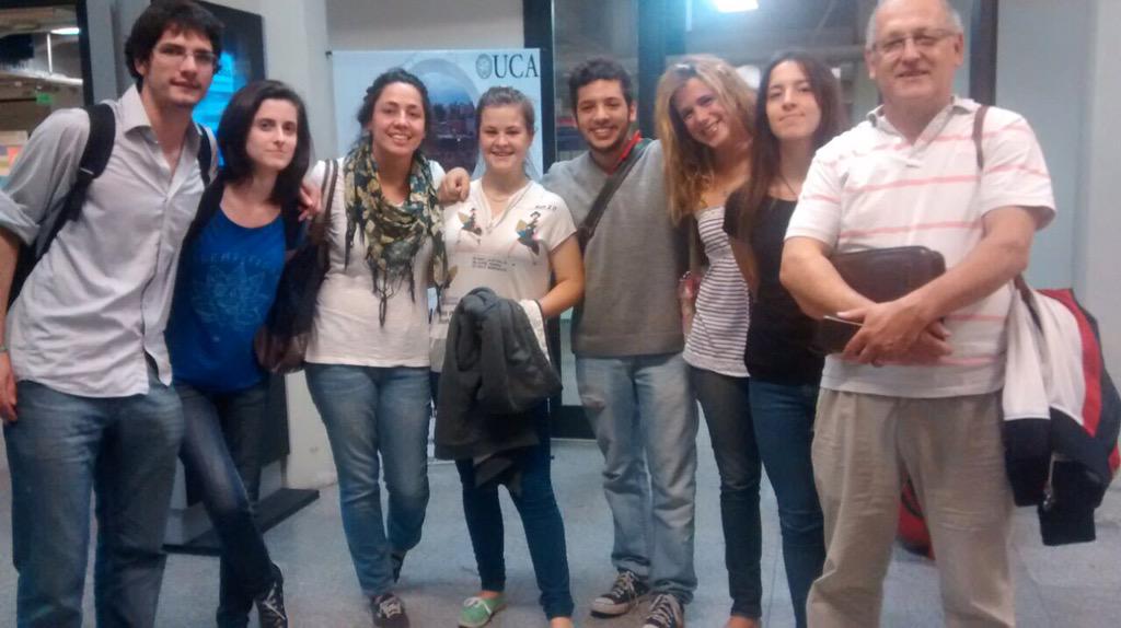 Cecpriuca's tweet photo. Participando del Censo para personas sin hogar del @gcba, la UCA sale a la calle! http://t.co/4hKOL5Pye3