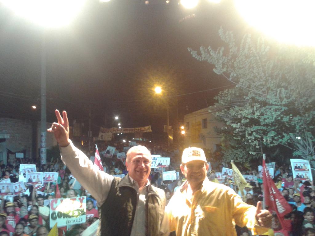 periovista's tweet photo. EL FIN de SALTA NOS UNE, renuncia X ENFERMEDAD @AOlmedoOK el finde, raspando pasa, UNICA FORMA DE ROMERO EN CARRERA http://t.co/XkCoRgxkDm