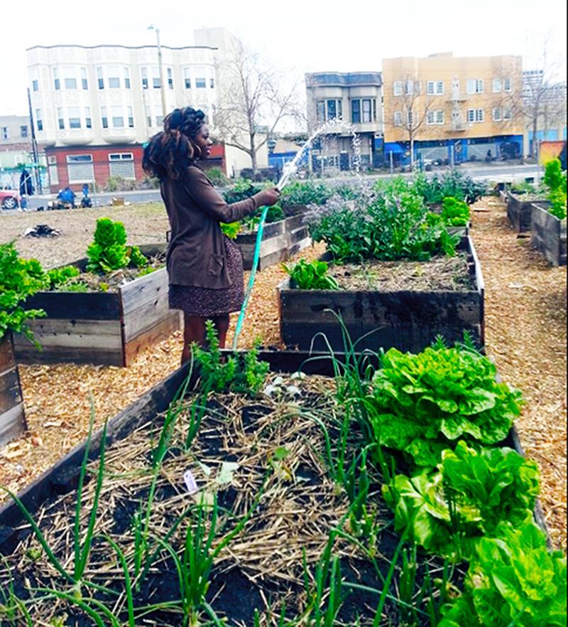 EastBayExpress's tweet photo. .@afrikatown marks a minor victory against #gentrification in West Oakland http://t.co/54XHhuPQxs http://t.co/BNI9jLnQTV