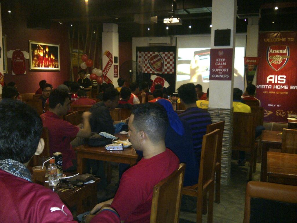 mkhafiid's tweet photo. #nobar #arsenal v liverpool #siphathai #VCC#COYG http://t.co/udJ48yFvND