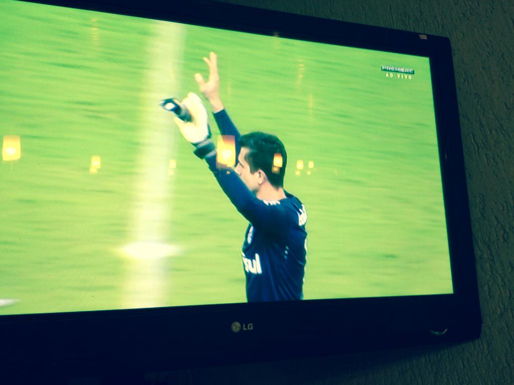 OPastorJack's tweet photo. Esse é o meu goleiro!
#GroheMito http://t.co/zHohFxn8Qj