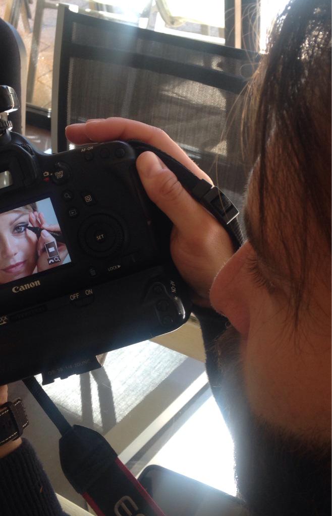 AndreaMari_'s tweet photo. hoy fue día de shooting p mi tercera portada
Prod:Carla Sánchez fotografía Felipe Reyes
#nacapa #portada #covergirl http://t.co/nVUBBwZEyY